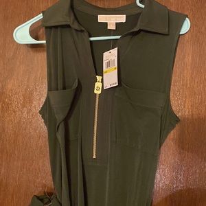Beautiful Michael Kors dress. Color is a dark green it’s a very classy.